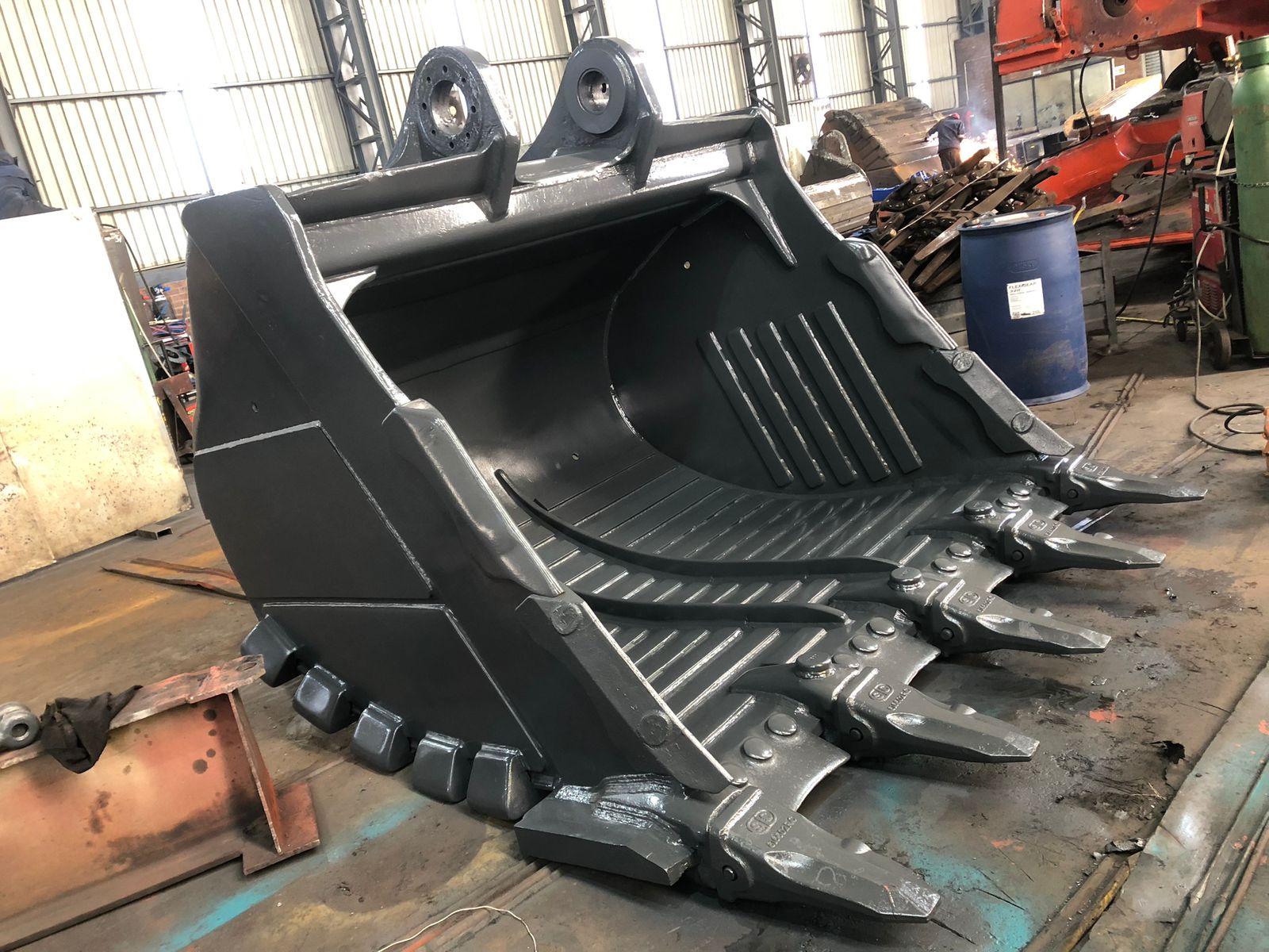 Excavator bucket